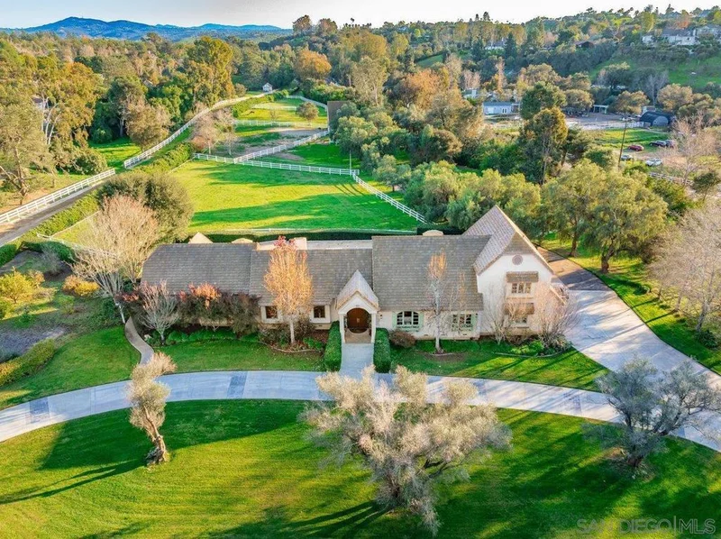 1 Saddle Creek Rd, Fallbrook, CA 92028