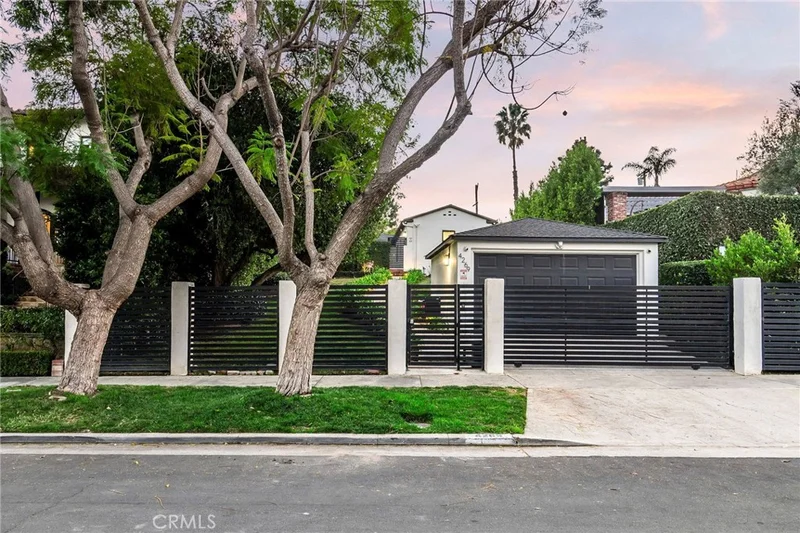 4269 Navajo Avenue, Toluca Lake, CA 91602