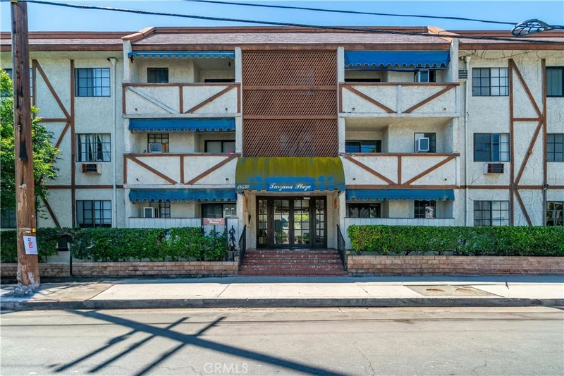 18530 Hatteras Street 209, Tarzana, CA 91356