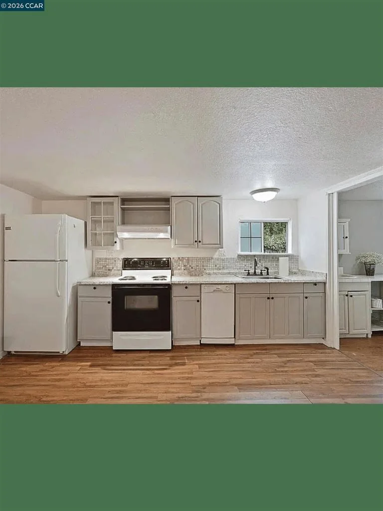 511 E 1/2 Locust St, Lodi, CA 95240