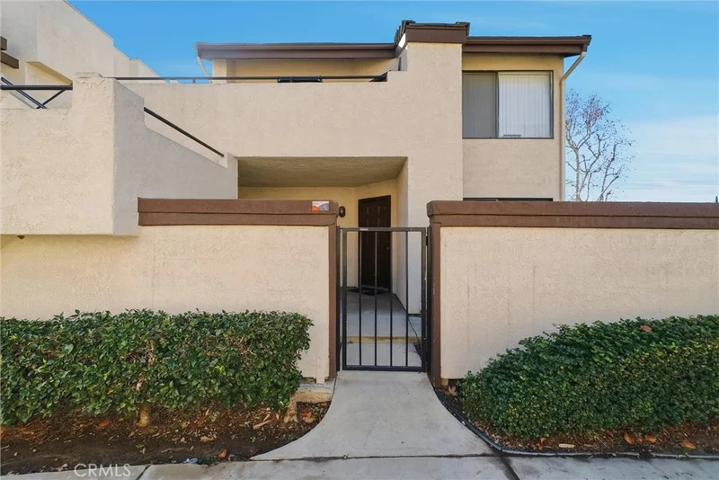 416 N Imperial Avenue A photo 2