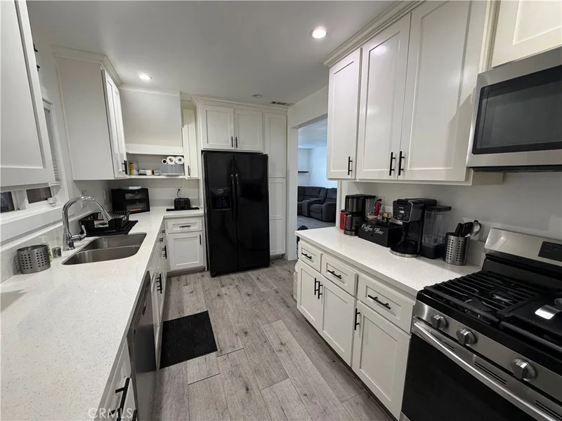 Photo 2 of 4622 W 156th