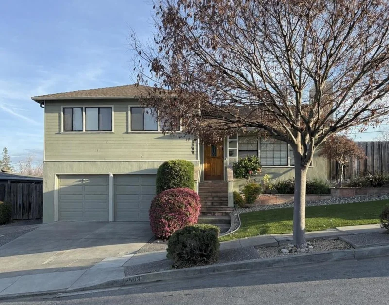 2593 Hastings Avenue, Redwood City, CA 94061