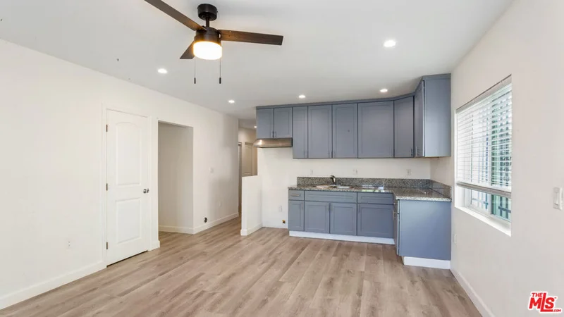 601 W 49th Street 601 photo 2