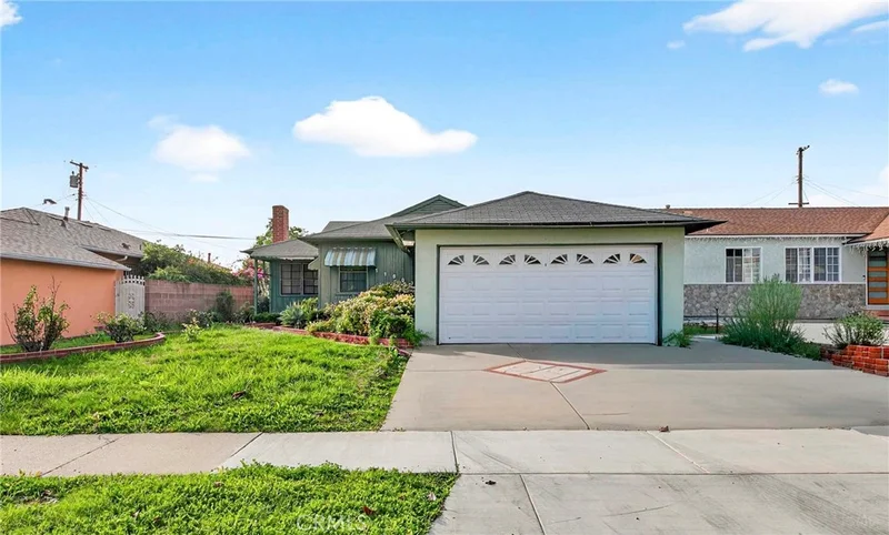11803 Chanera Avenue, Hawthorne, CA 90250