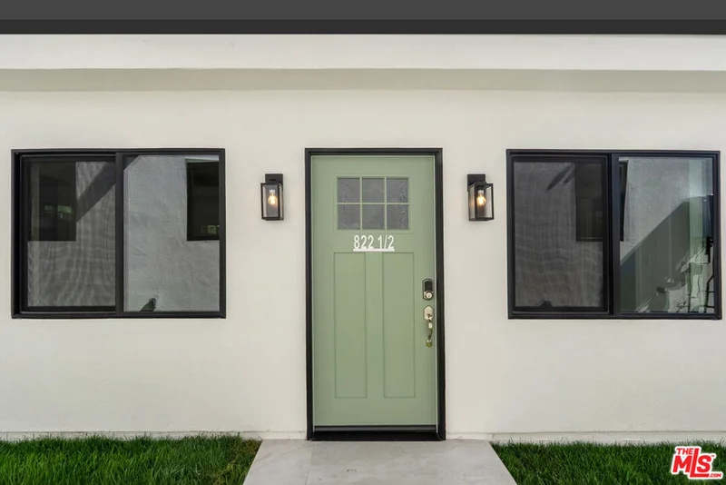 822 N Orange Grove Avenue 822.5 photo 2