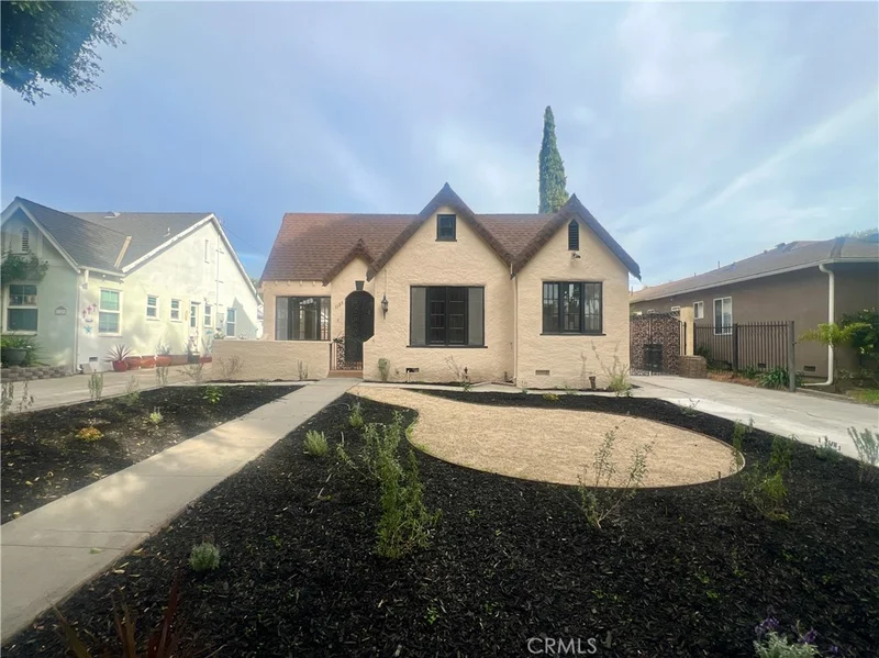 1135 S Birch