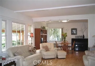 9658 Live Oak photo 2