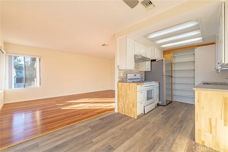 Photo 2 of 1454 Countrywood 13