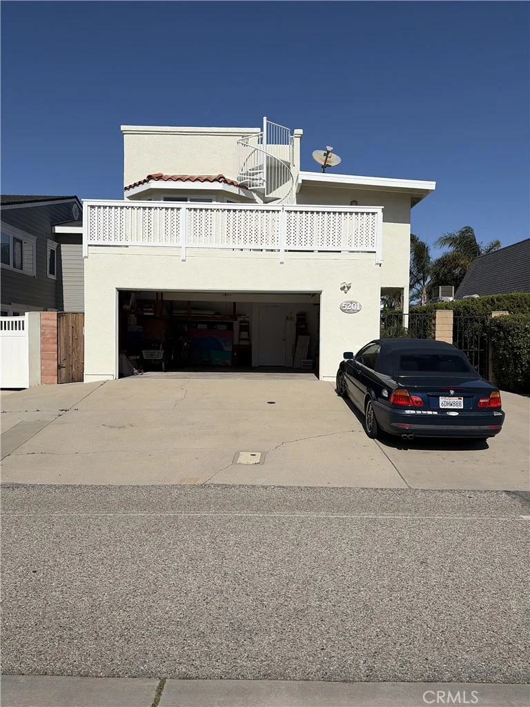 5201 Wavecrest Way