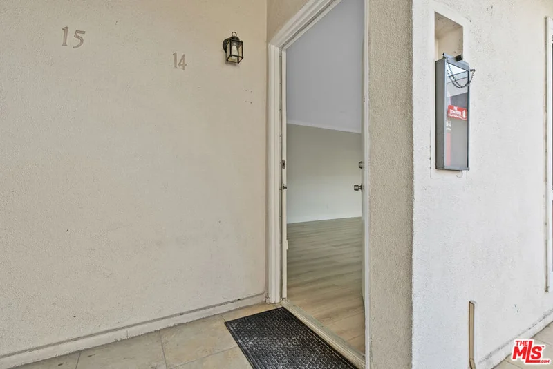 330 E Dryden Street 14 photo 2