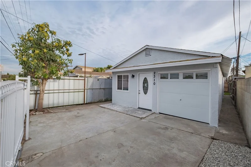 2310 E Stockwell St, Compton, CA 90222