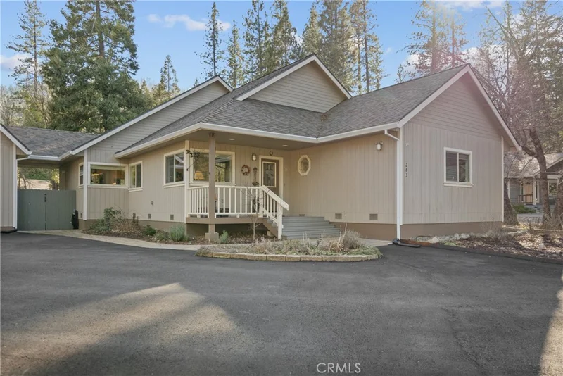 283 Forest View