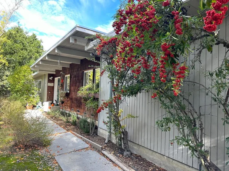 121 Escanyo Way, Portola Valley, CA 94028