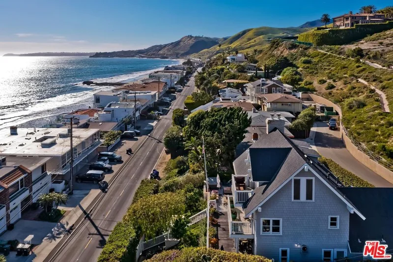 25129 MALIBU Road photo 2
