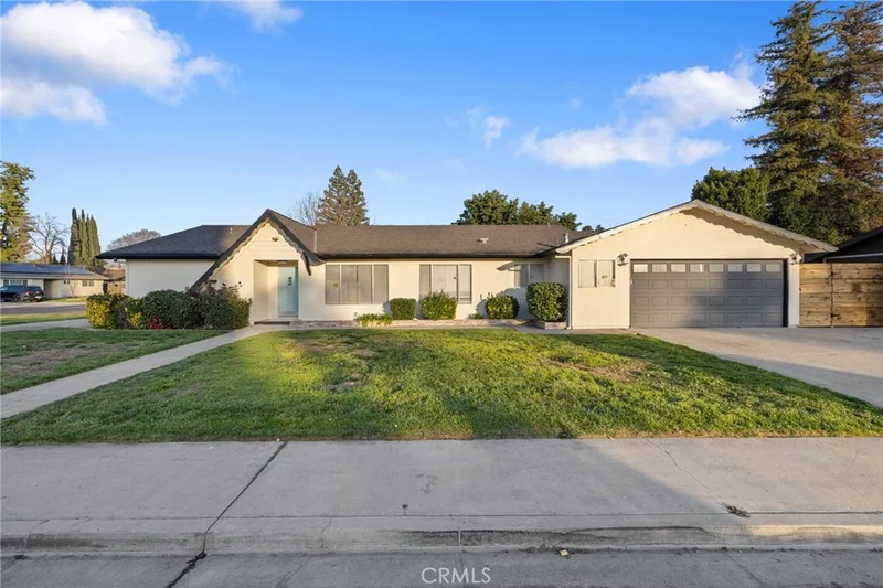 2342 S Sowell Street, Visalia, CA 93277