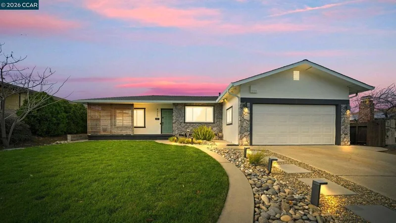 4320 Hillview Dr, Pittsburg, CA 94565