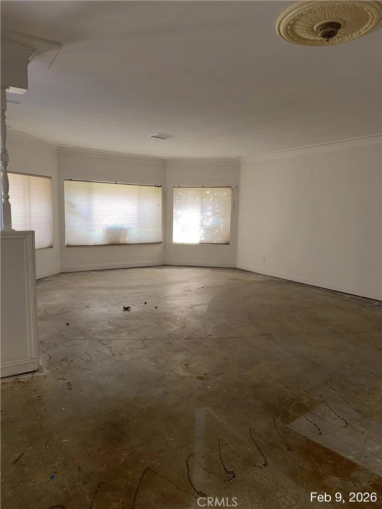 Interior 4