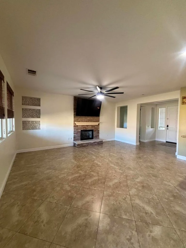 Photo 2 of 82950 Vincent Drive