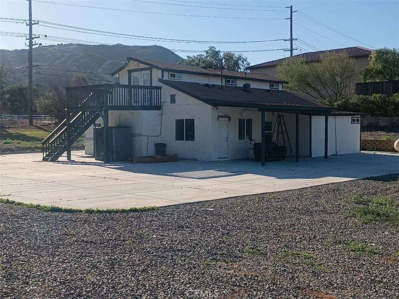 22480 Grand C photo 2