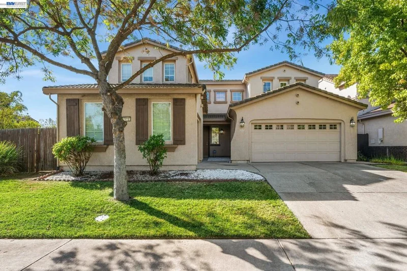 5212 Namath Cir, Elk Grove, CA 95757