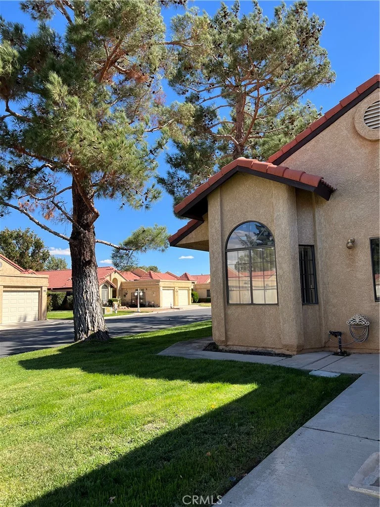 Photo 2 of 11687 Maple Street