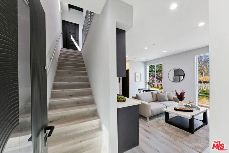 15106 Roxford St 13627 photo 2