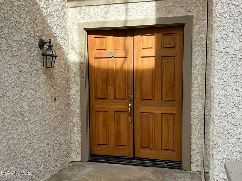 26000 Alizia Canyon Drive D, Calabasas, CA 91302