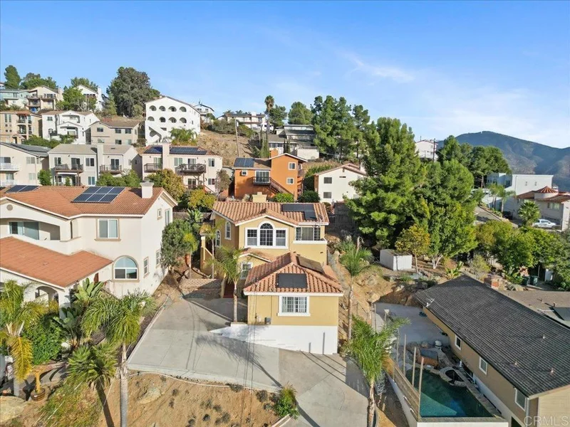 Photo 2 of 1617 Portola Avenue