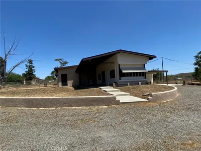 21705 John Street photo 2