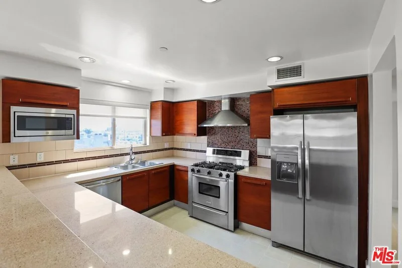 Modern Kitchen