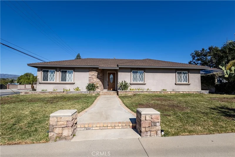 905 E Juanita, Glendora, CA 91740