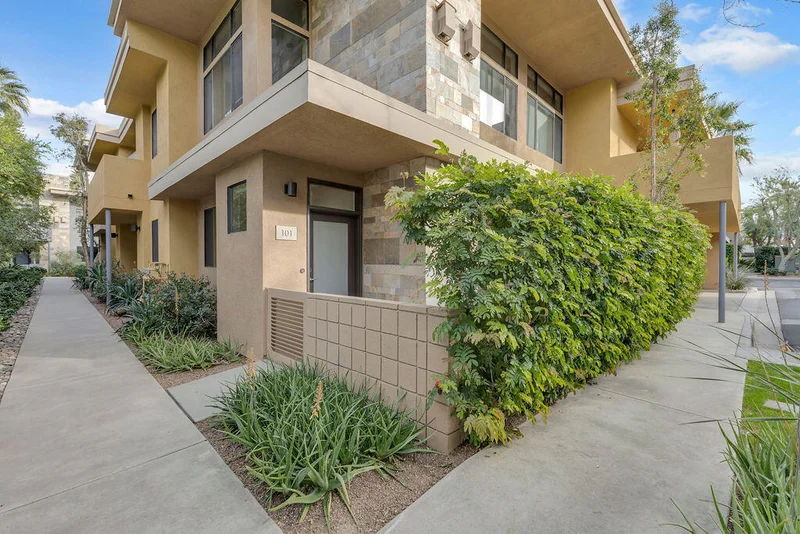 910 E Palm Canyon Drive 101, Palm Springs, CA 92264