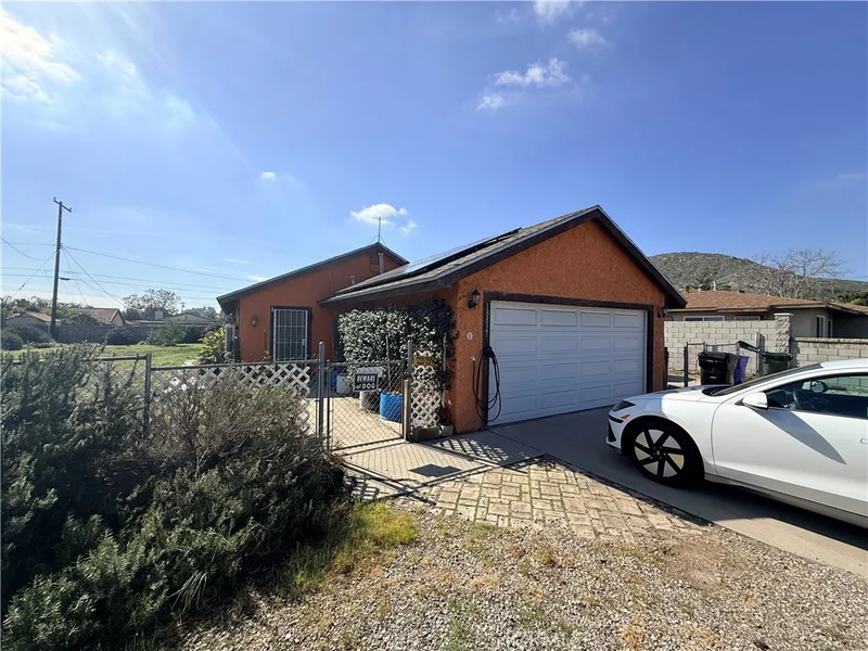 18837 6th, Bloomington, CA 92316