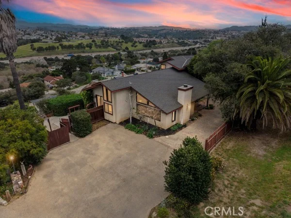 1041 Ritchie Road B, Grover Beach, CA 93433