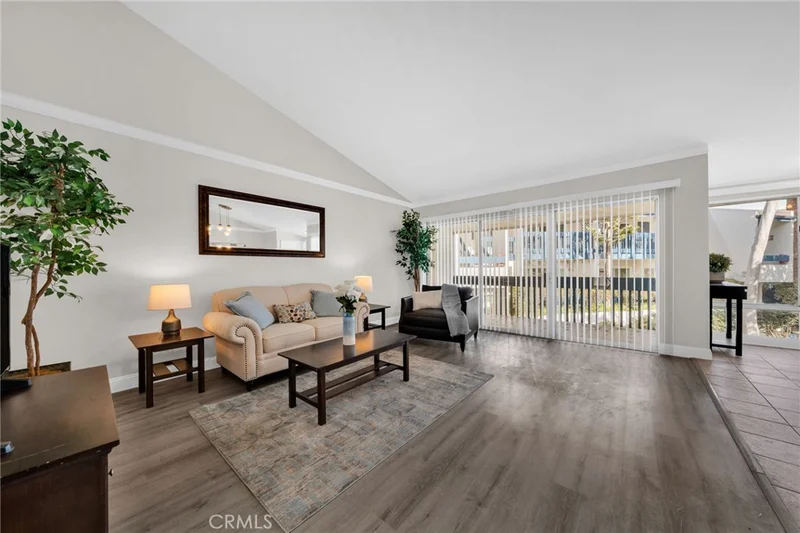 902 Camino Real 208, Redondo Beach, CA 90277