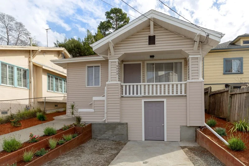 3006 14th Ave, Oakland, CA 94602