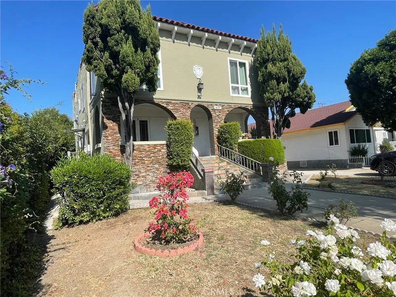 1427 S Chapel Avenue 2 photo 2