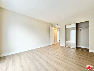 6202 Fulton Avenue Unit 101