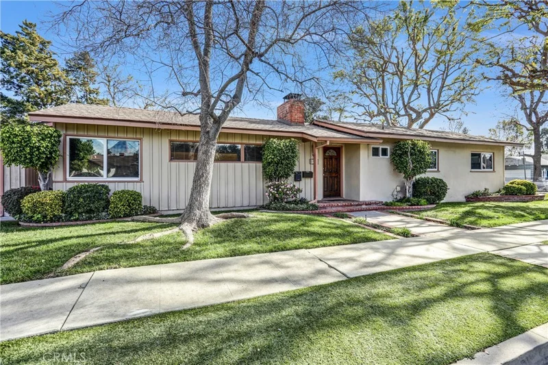 5906 Colbath photo 2