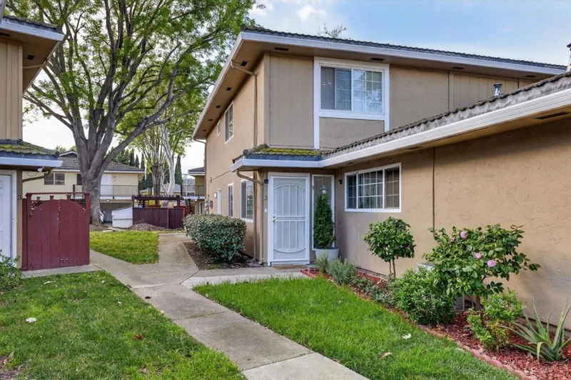 792 Warring 3, San Jose, CA 95123