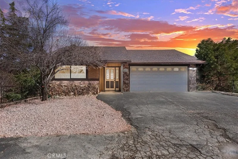5471 Zurich, Wrightwood, CA 92397