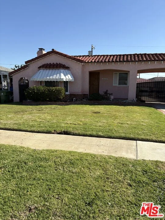 10210 S Manhattan Place, Los Angeles, CA 90047
