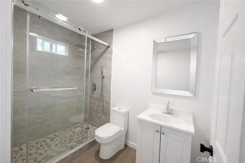 6907 Noble photo 2