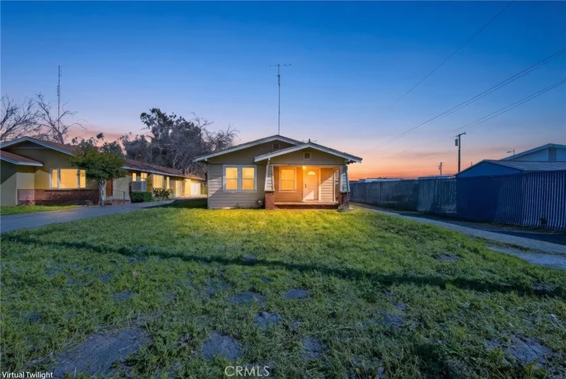 901 S 11th, Hanford, CA 93230
