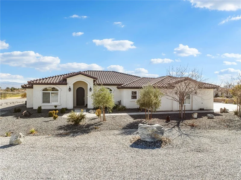 22427 Huasna, Apple Valley, CA 92307