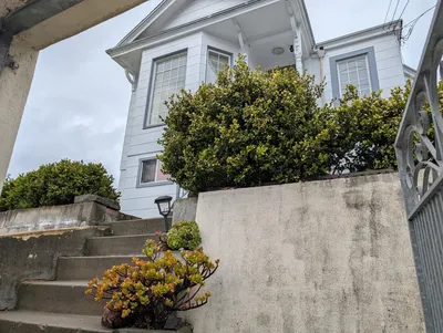 286 Sagamore ST photo 2