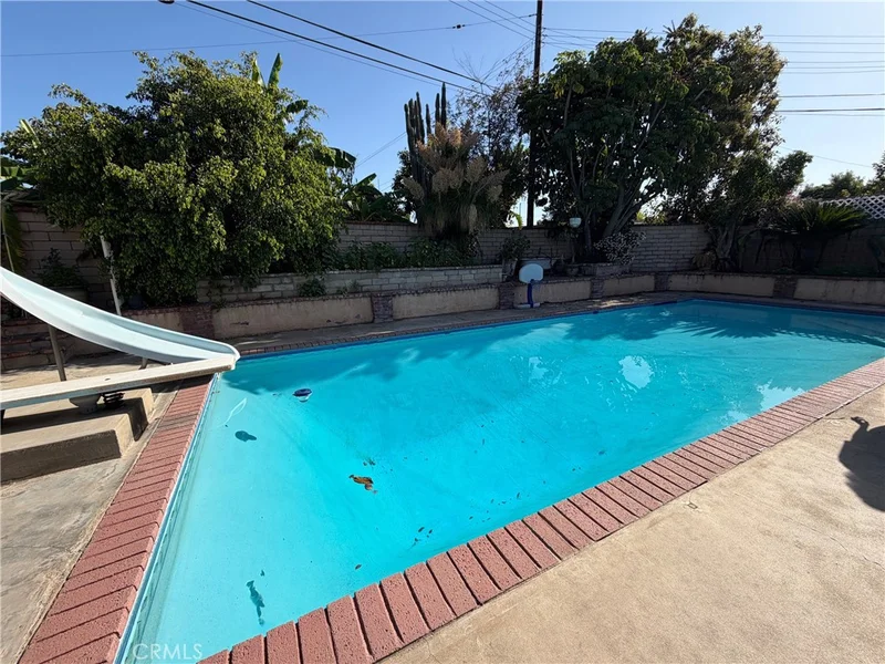 18453 Armstead, Azusa, CA 91702