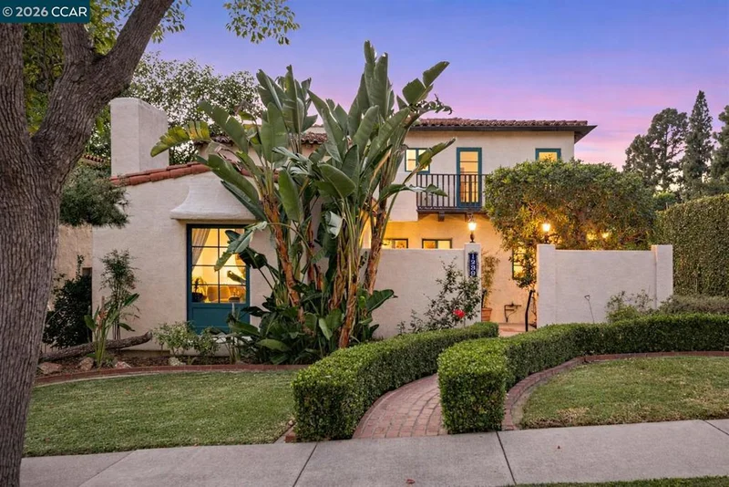 1239 Geneva St, Glendale, CA 91207