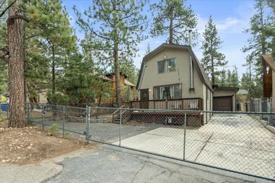 112 E Mojave Boulevard photo 2